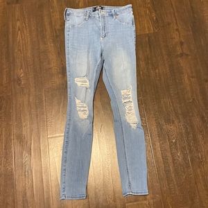 Hollister high rise jean leggings. 7R width 28, length 28